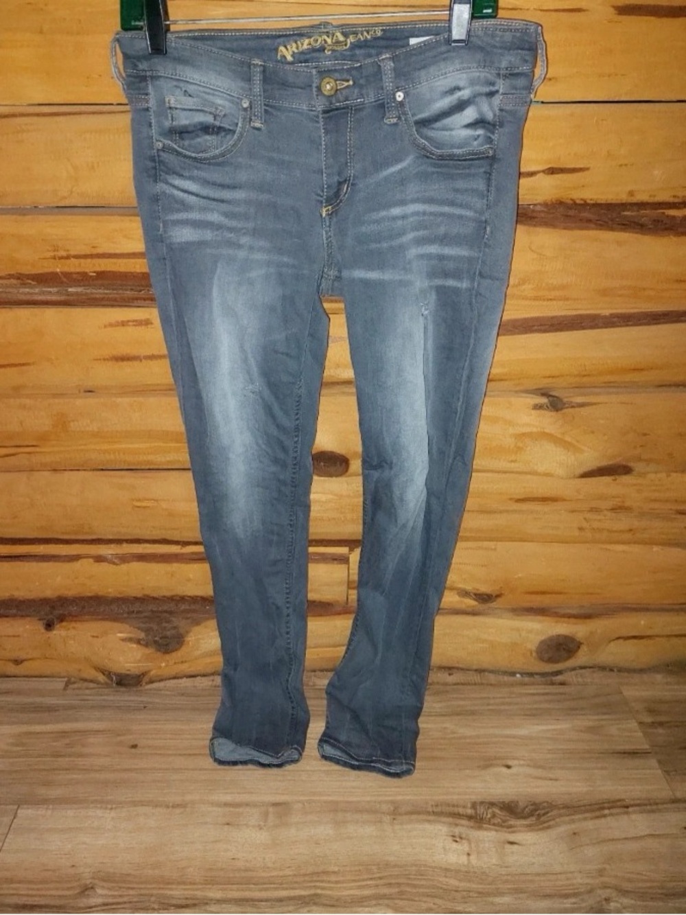 Arizona Distressed Jeans